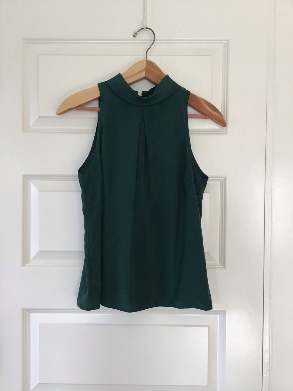 Atmosphere Sleeveless Mock Neck Top in Forest Green